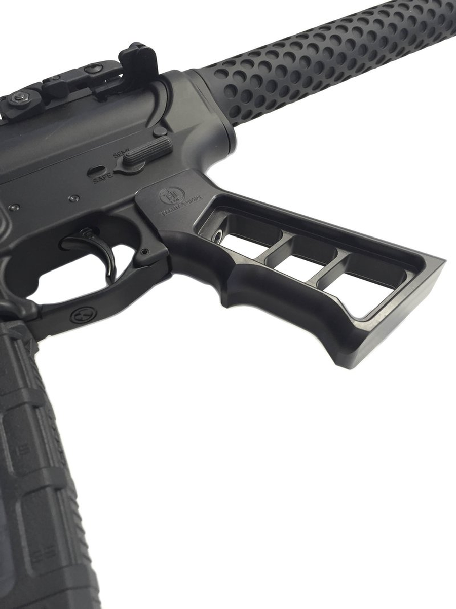 Рукоятка AR-15/AR-10 Tyrant Designs TITAN 2.0-(BLACK) .